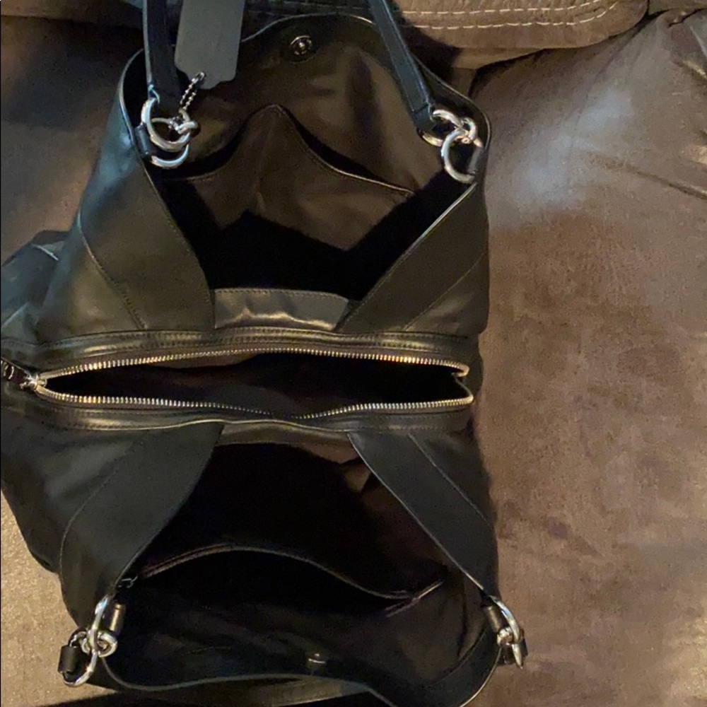 Coach purse - Picture 3 of 7